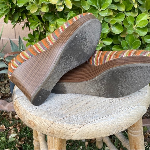 Apt 9 Striped Wood Wedges Strappy Heels - Picture 5 of 5